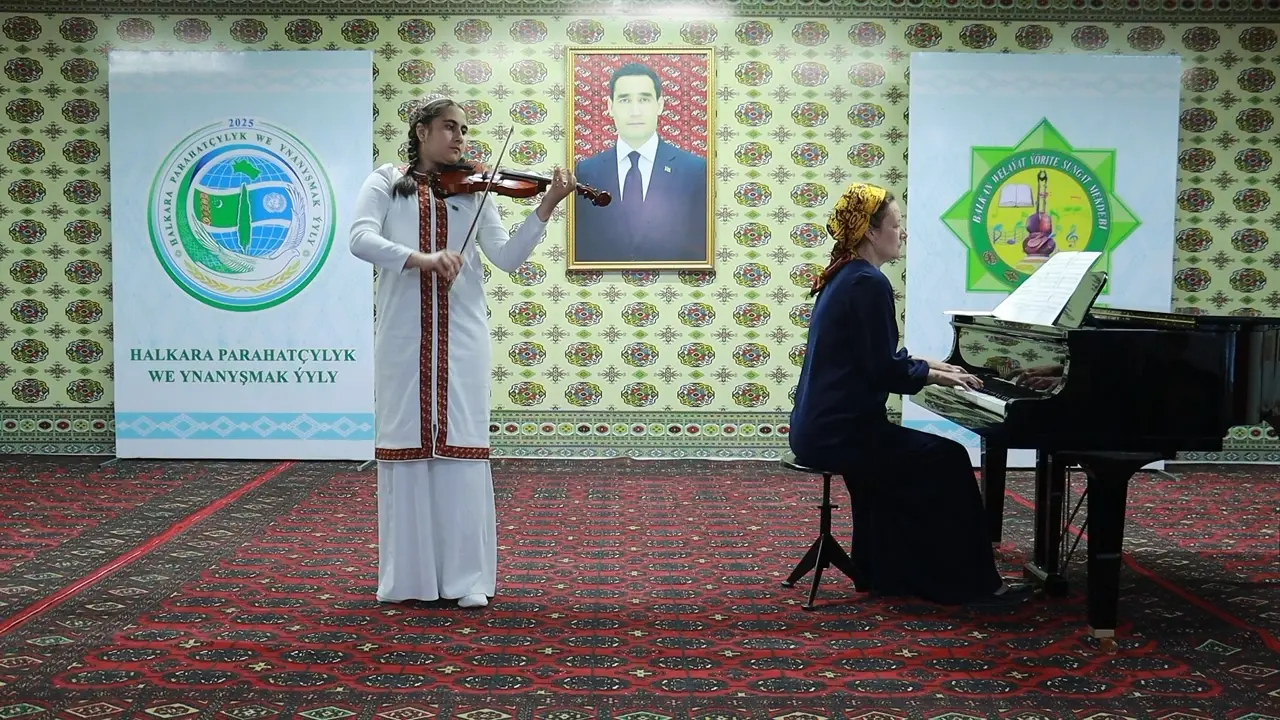 “Ýaş zehin” atly bäsleşik