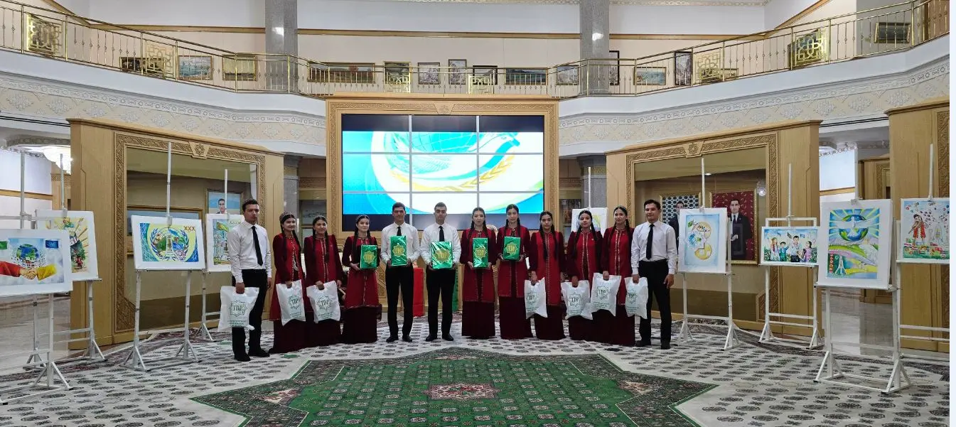 “Asuda hem parahat mekanymyň tebigaty” atly surat bäsleşigi